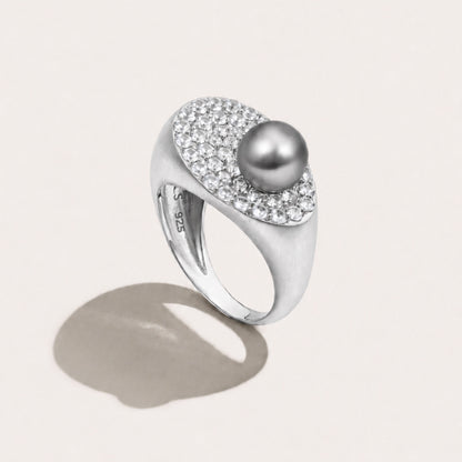 Front view of the Audrey Étoile Ring in sterling silver featuring a silver freshwater cultured pearl and white zircon pavé.